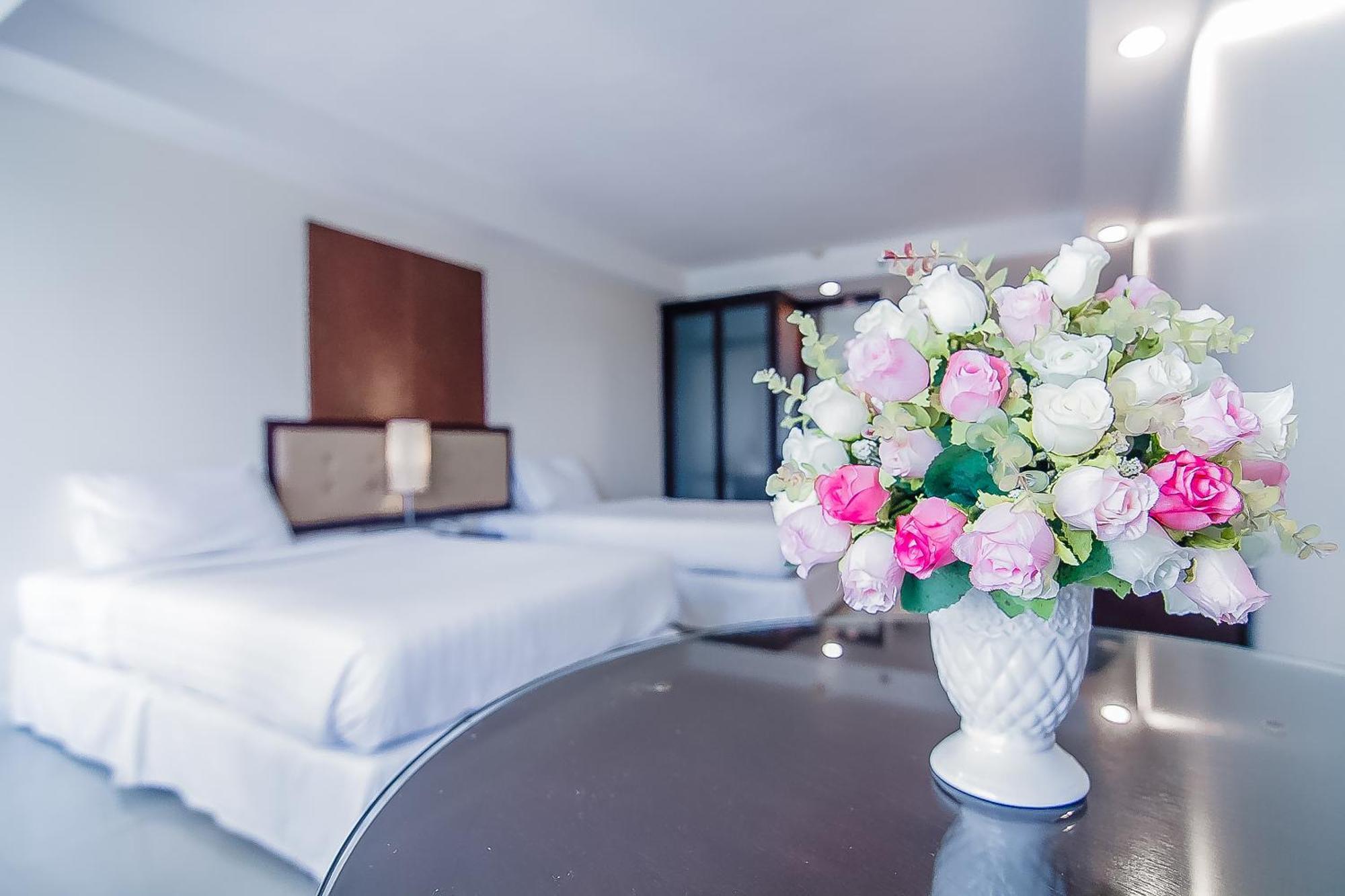 Romance Hotel Bangna Bangkok Extérieur photo