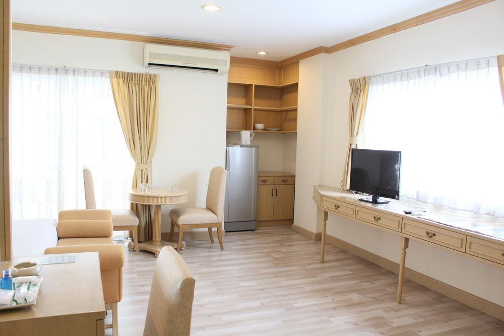 Romance Hotel Bangna Bangkok Extérieur photo