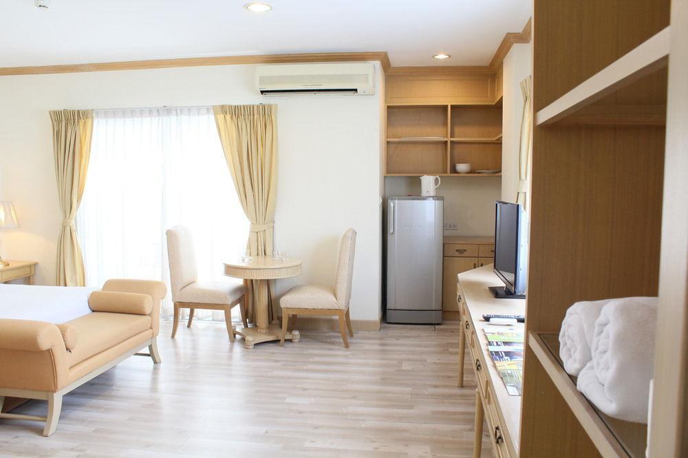 Romance Hotel Bangna Bangkok Extérieur photo