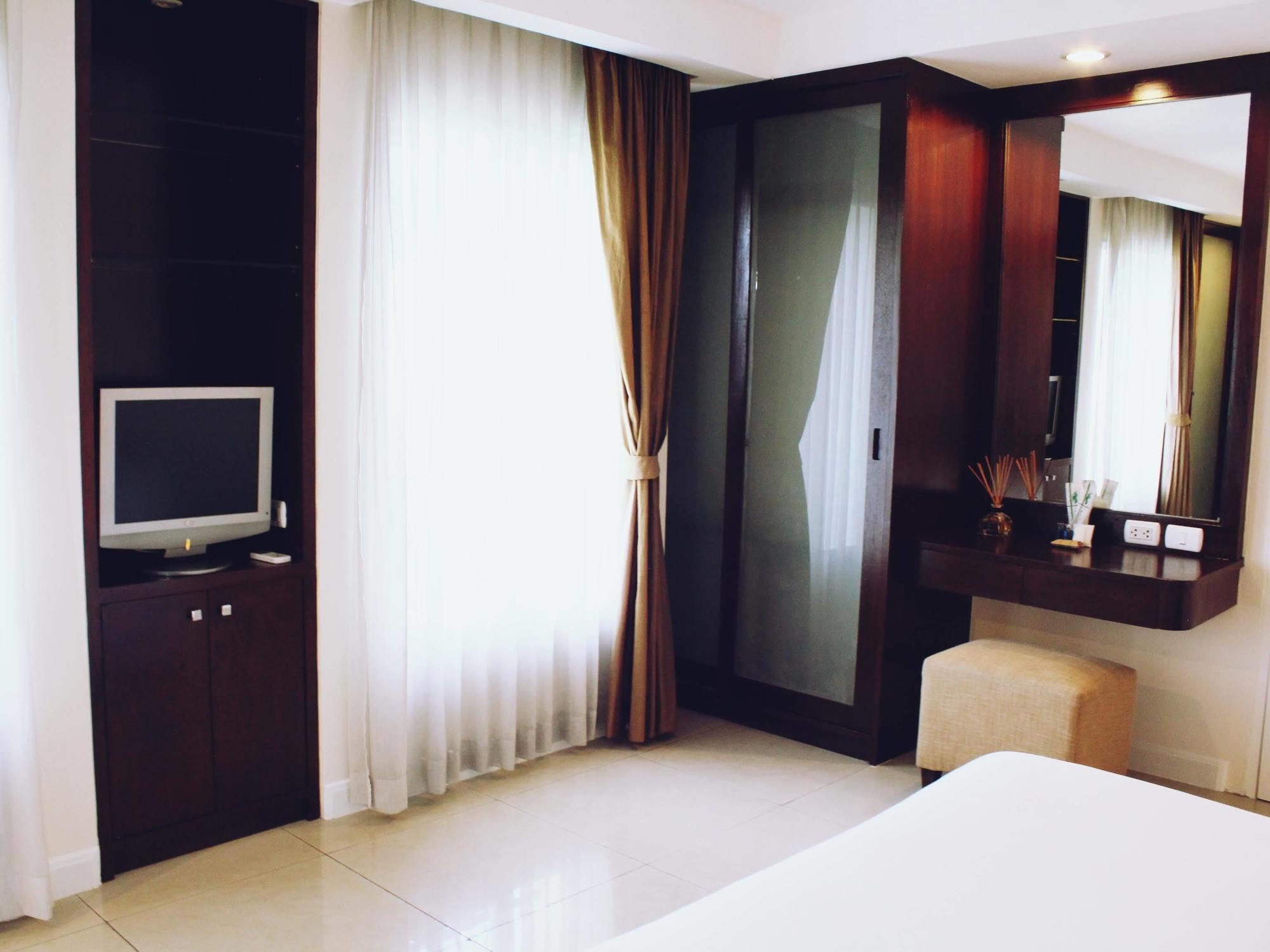 Romance Hotel Bangna Bangkok Extérieur photo